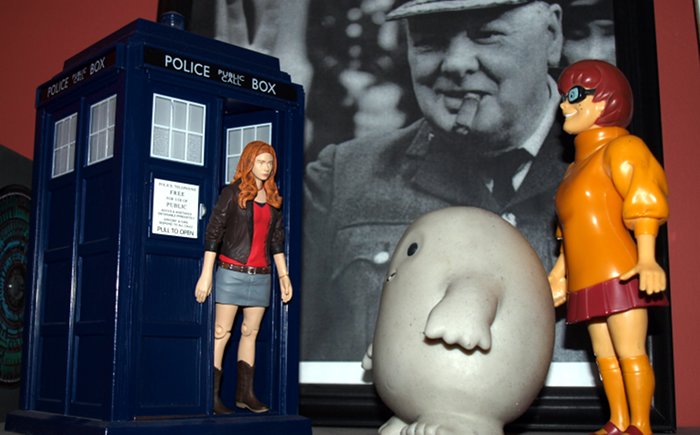 Chief Inspector Grey-um #1 - Grey-um and Dinkley outside the Police Box with Amy in the door way.
